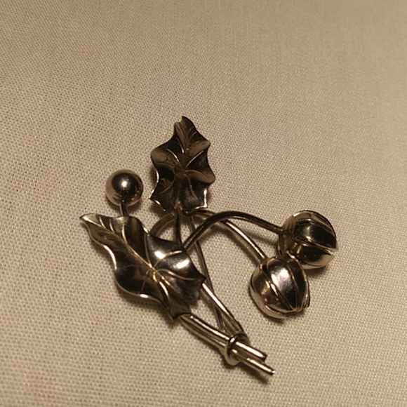 Vintage Leaf w/Pods Silver Tone Brooch - Picture 4 of 4